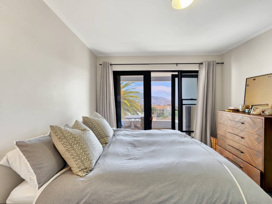 2 Bedroom Property for Sale in Vredehoek Western Cape